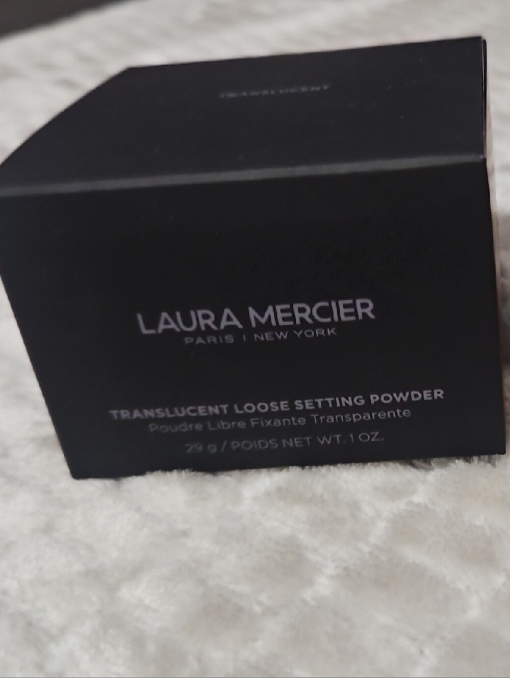Laura mercier Translucent Loose Setting Powder (Free Cream Includ With Purchase)